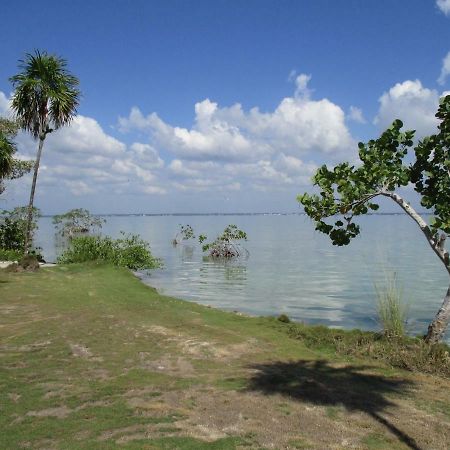 Cerros Beach Inn Corozal Exterior photo