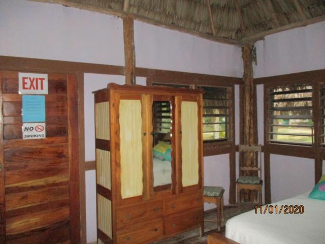 Cerros Beach Inn Corozal Exterior photo